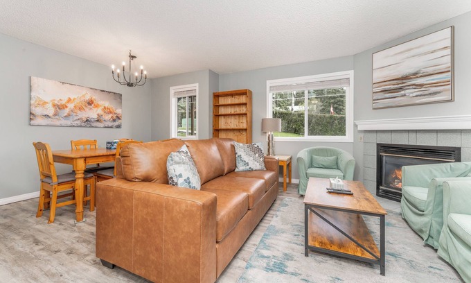 Canadian Rockies House | Luxurious 2 bed Mountain Retreat Renovated With Gorgeous Decor