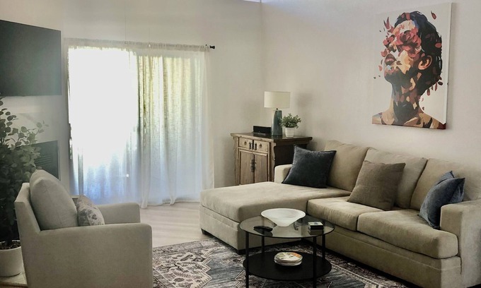 The Joshua Tree Condo | Luxurious 2-bedroom condo in fabulous Paradise Valley/Scottsdale