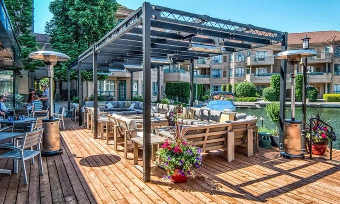 Kelowna Central Business District Condo | Luxurious 2 bedroom condo on Lake Okanagan