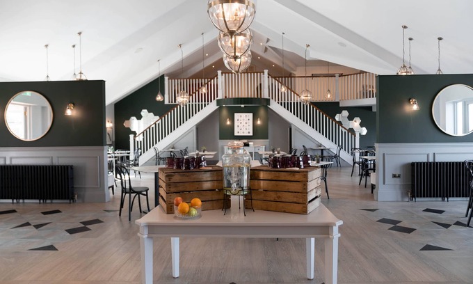 Chittlehamholt Cabin | Luxurious 2 bedroom lodges with stunning meadow views.