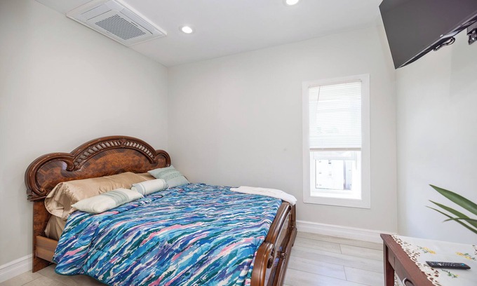 Fall River Apartment | Luxurious 2-Bedroom in Fall River Stay