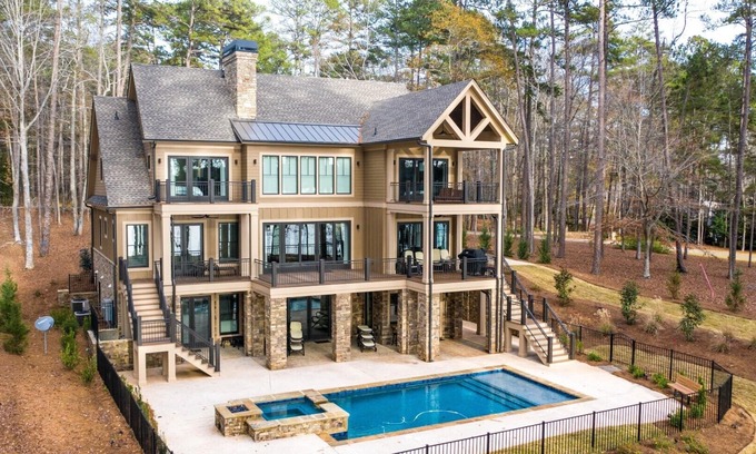 Lake Oconee House | Luxurious 2019-5 Bedroom Lakefront Home. Available April 1-15, 2025