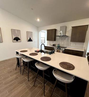 Pumpkin Center Apartment | Luxurious 2BR 2BA Modern Getaway