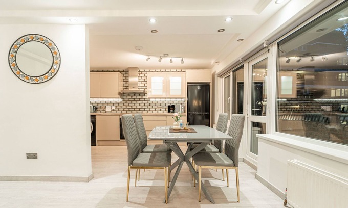 Fitzrovia Apartment | Luxurious 3 Bedroom Flat Covent Garden, Central London