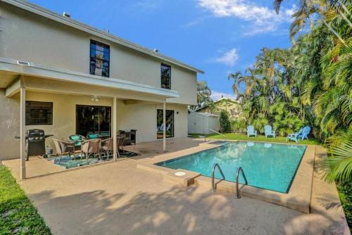 Delray Beach House | Luxurious 3-Bedroom House w Priv Pool Game Room