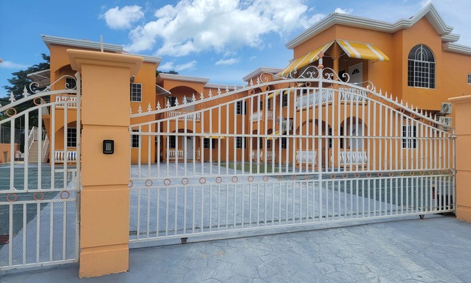 Savanna la Mar Apartment | Luxurious 3 beds, 2 bath with all amenities