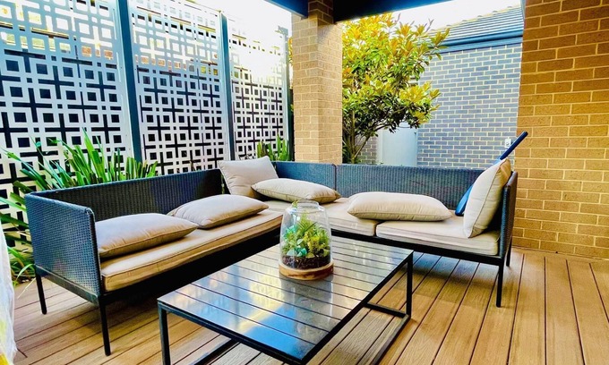Lyndhurst House | Luxurious 4-Bedroom Holiday Home near Patterson lakes and Mornington Peninsula