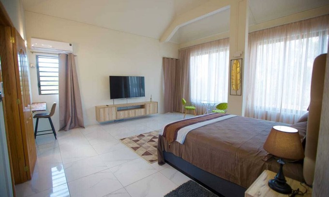 Calodyne Villa | Luxurious 4-bedroom villa in Calodyne
