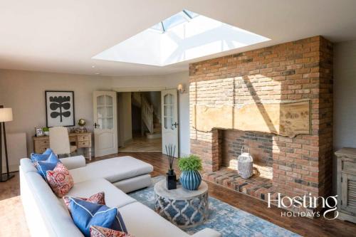 Henley House | Luxurious 4 Bedroom Vineyard Villa at Stanlake Park