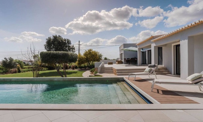 Calicas House | Luxurious 4Bedroom Villa Retreat