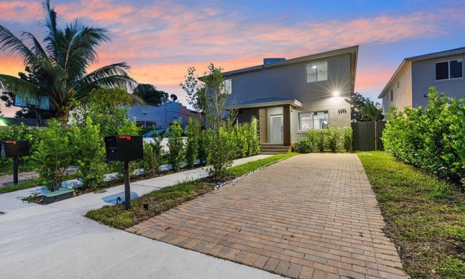Little Haiti Apartment | Luxurious 4BR Miami Home With Large Patio & Outdoor Space!