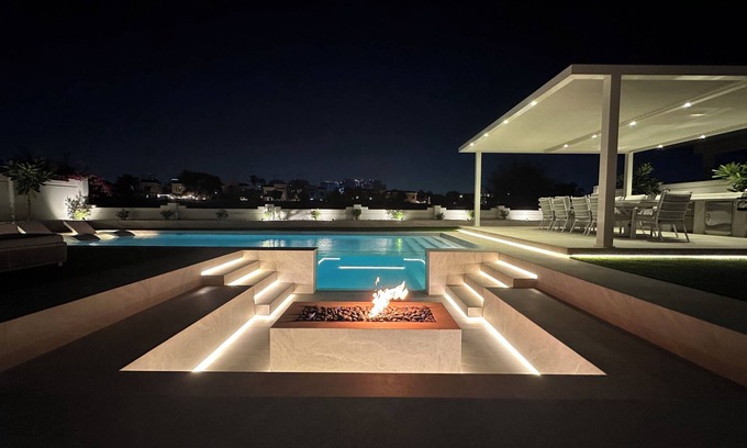 Dubai Sports City Villa | Luxurious 5 Bedroom Golf Course Villa with Stunning Pool, WiFi, AC in Dubai