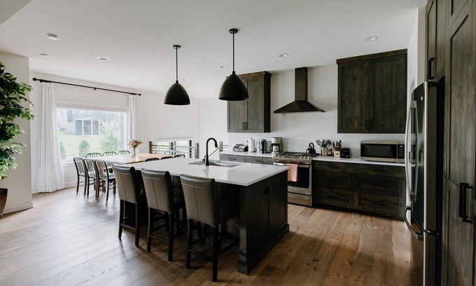 Rochester House | Luxurious 5-BR Retreat with Gym & Game Area