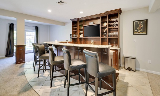 Easton House | Luxurious 5-BR w/bar, pool table, office, & gym