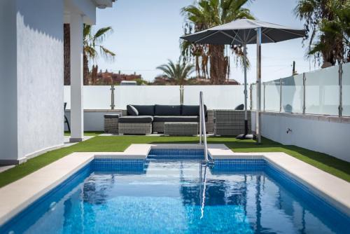 Palm-Mar Villa | Luxurious 5* VILLA - 300M2 - private HEATED pool - garage - WiFi