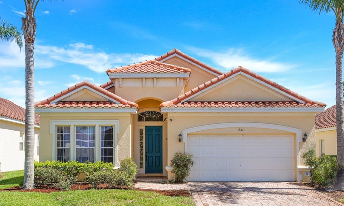 Tuscan Hills House | Luxurious 5BD/4BA House Private Heated Pool Karaoke in Playroom Close to Disney