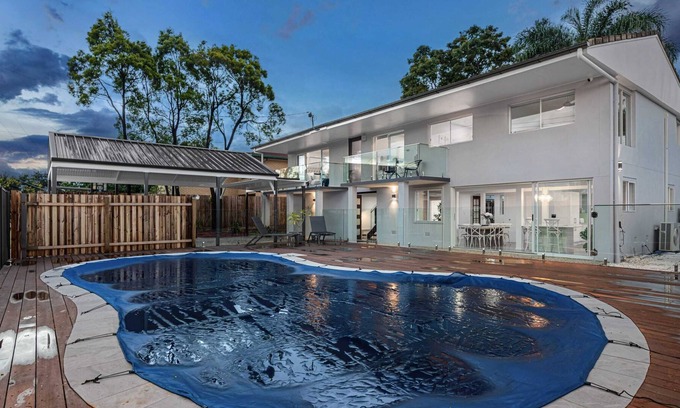 Graceville House | Luxurious 5BR Oasis with Pool and Entertainment