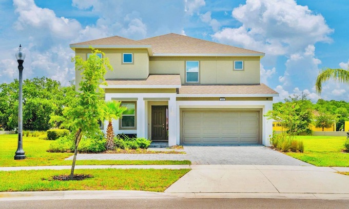 Historic Downtown Kissimmee House | Luxurious 8BR Bella Vida Villa - Private Pool & Resort Amenities