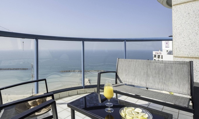 Tel Aviv Promenade Apartment | Luxurious 90sqm 2BR Beach Front