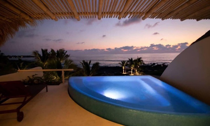 Troncones Villa | Luxurious and Tropical Beachfront Penthouse