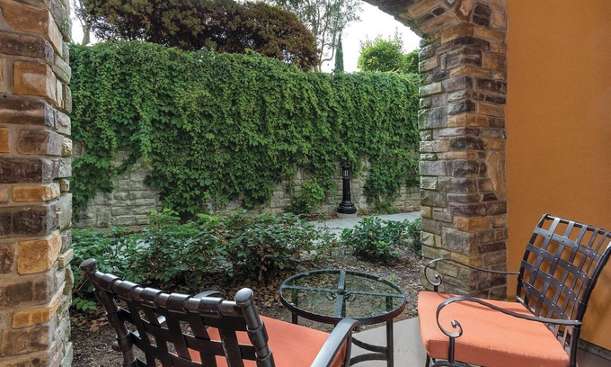 Napa Resort | Luxurious Accommodations w/Tuscan Charm. Gateway to the Napa Valley Wine Region