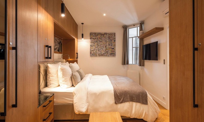6th Arrondissement Apartment | Luxurious air-conditioned apartment Jade
