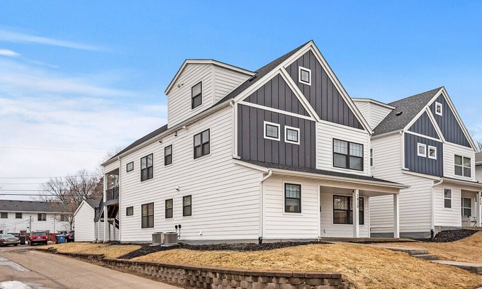 Northeast Minneapolis House | Luxurious and Comfortable Duplex!