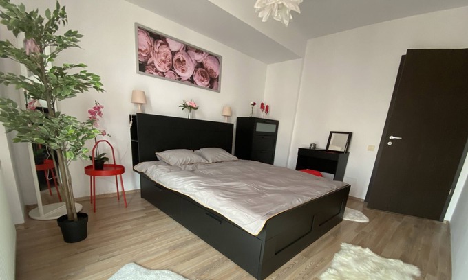 Bragadiru Apartment | Luxurious and Cosy Penthouse with private parking