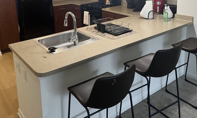 North Bergen Apartment | Luxurious And Cozy Spacious 1 Bedroom Apt With Amenities