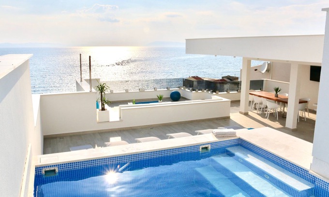 Drasnice Villa | Luxurious and Modern with Pool, Roofdeck, and Views! VillaMelCroatia