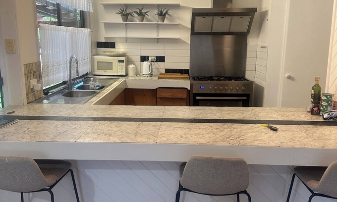 Browns Plains House | Luxurious and Stylish Single Rooms on Browns Plains