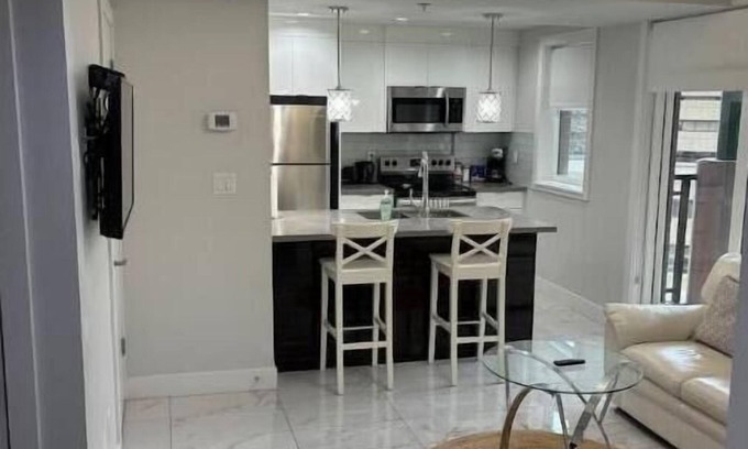 Calgary Chinatown Apartment | Luxurious apartment Calgary downtown #602