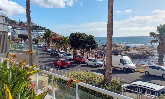 Sea Point Apartment | Luxurious apartment in Bantry Bay