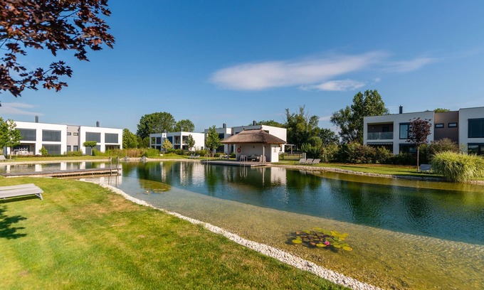 Zsira Apartment | Luxurious Apartment in Lutzmannsburg on Pannonia Golf Course