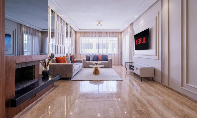 Oulad Azzouz Apartment | Luxurious Apartment with Pool