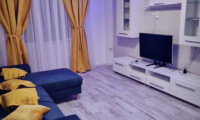 Corabia Apartment | Luxurious Apartment With 3 Rooms and 2 Bathrooms Claudia