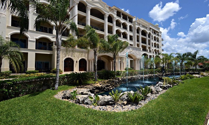 Cozumel Condo | Luxurious Beachfront Condo at the world famous Landmark of Cozumel.
