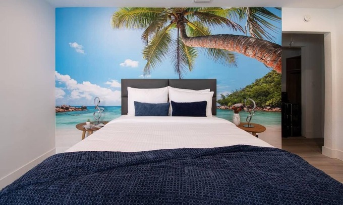 Poinciana Park Hotel | Luxurious Boutique Hotel in Fort Lauderdale