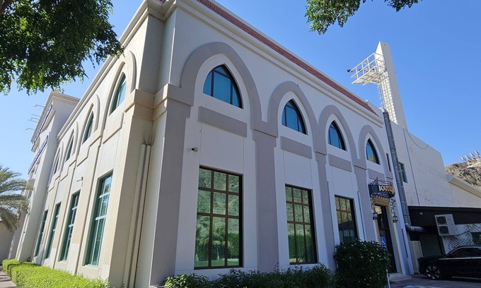 Al-Fujairah Hotel | Luxurious boutique hotel with tennis courts in brilliant Fujairah