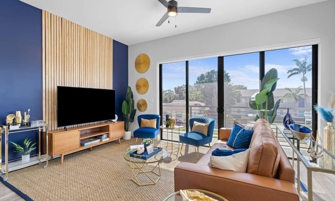 West Palm Beach Apartment | Luxurious Brand-New Coastal 2 Bedroom