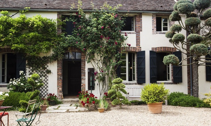 Precy-sur-Vrin House | Luxurious Burgundy farmhouse