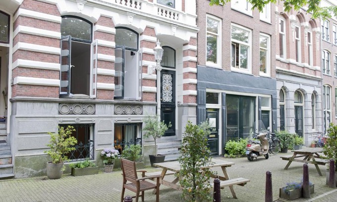 Amstelveld Apartment | Luxurious Canal Apartment