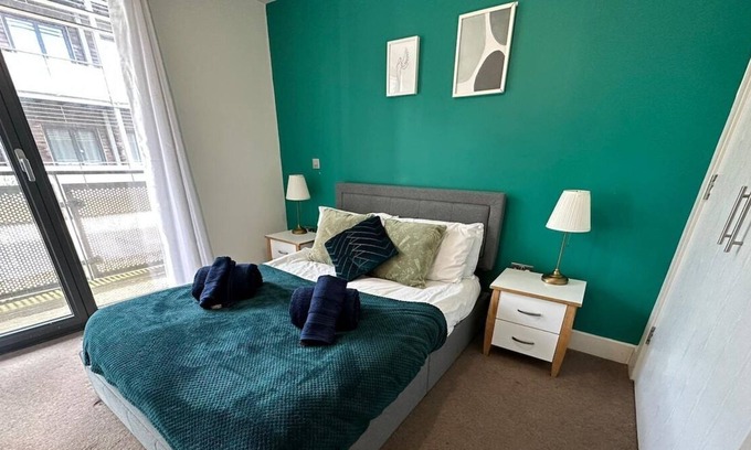 Theatreland Birmingham Apartment | Luxurious Central w/Parking in Birmingham