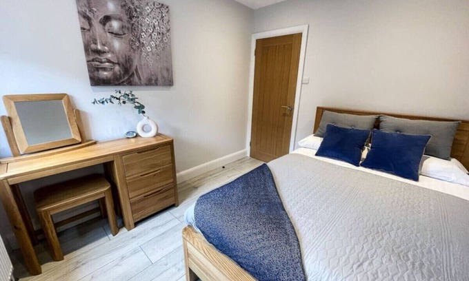 Mill Road Apartment | Luxurious City apartment - short walk from station
