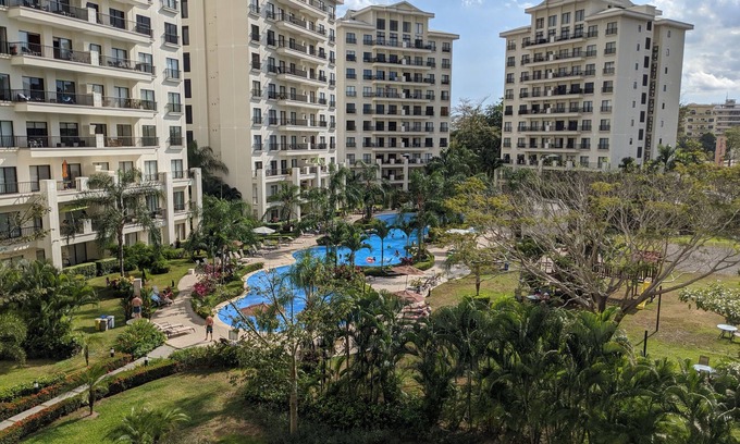 Barrio Santa Lucia Condo | Luxurious Condo, 5min walk to beach/town, Amazing pool and amenities !