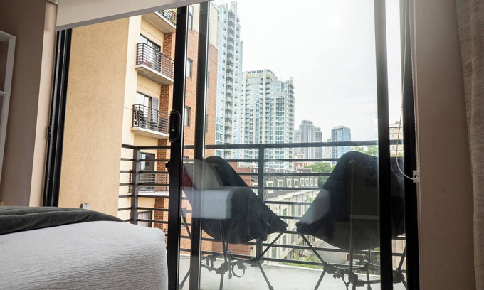 Fourth Ward Condo | Luxurious Condo in Uptown Charlotte - 60" TVs in each room!