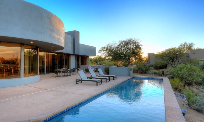 Troon North House | Luxurious, Contemporary, Resort Style, 4 Bedroom, on 15th Tee of Troon North.