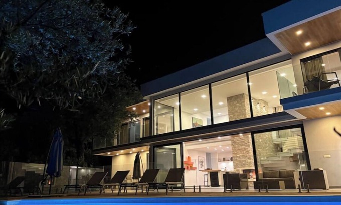 Herceg Novi Villa | Luxurious contemporary villa with pool