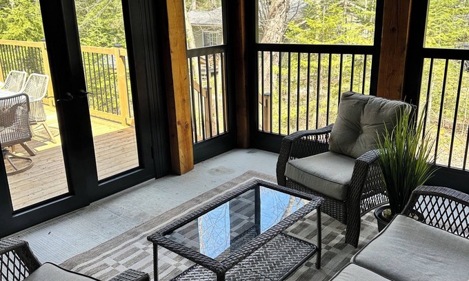 Huntsville House | Luxurious cottage experience on the Muskoka river designed to surprise & delight