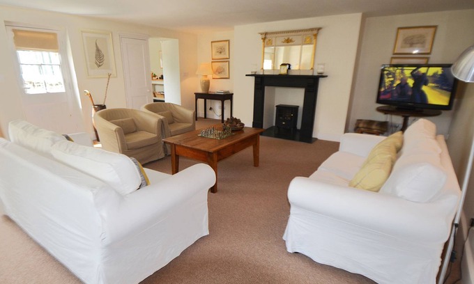 Romansleigh Cottage | Luxurious cottage in 70 acres with private lake, fantastic views and walks
